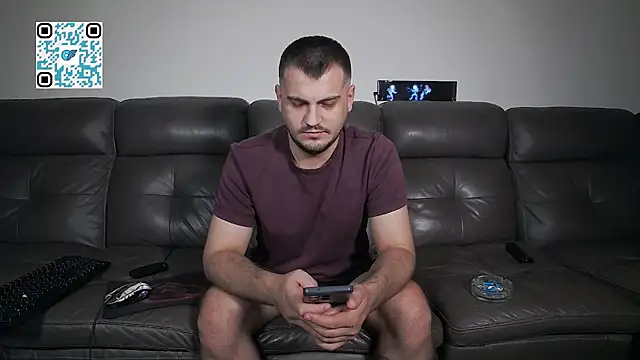 CrazyDom1 Adlı Modelin Canlı XXX Sohbeti