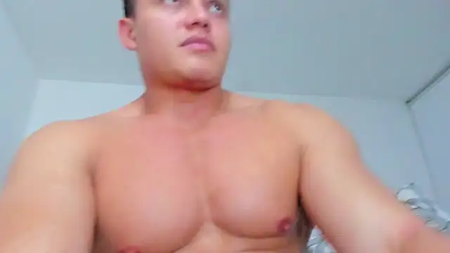 XXX chat uživo modela KingLevi01