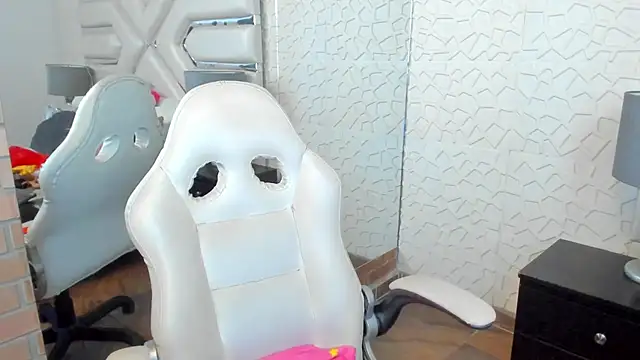 XXX chat uživo modela KattyLilli