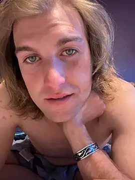 Chatroom XXX en direct de DevilsDoran97