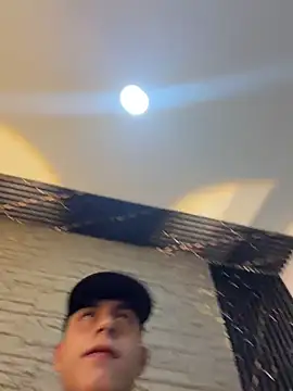 Lander_Cruz 现场XXX聊天