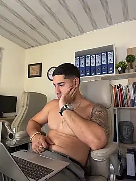 Czat XXX na żywo – Dimitri_Colleman