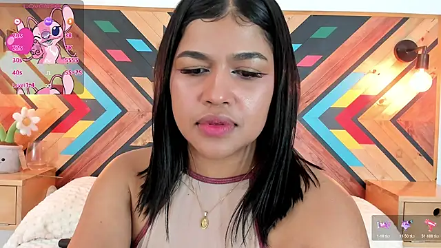Chat +18 de NaiirobiSwan ao vivo