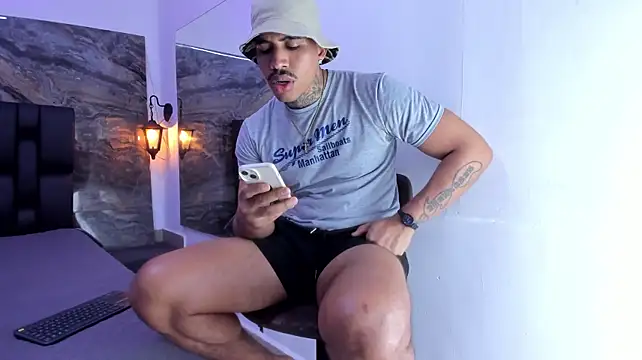 Chirshot_'s Live XXX Chat