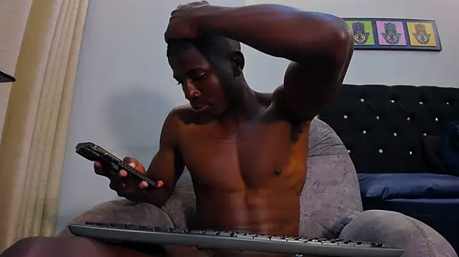 LionBlackk Adlı Modelin Canlı XXX Sohbeti