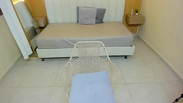 Victoria_Secr3t Chat XXX live