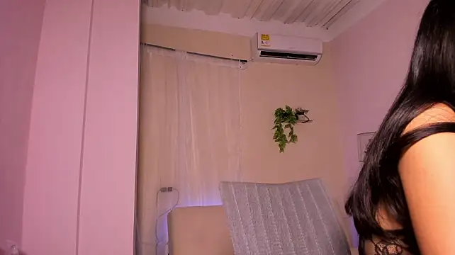 Czat XXX na żywo – SkinnyfuckedVR