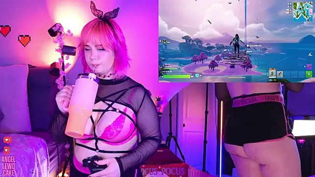 Czat XXX na żywo – Angel-Lewd-Cake