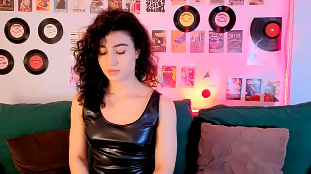 Maya_Rogerss Chat XXX in diretta