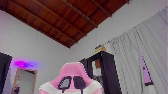 Stormeass – Naživo XXX chat