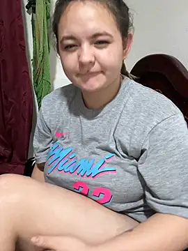 Naiara_Sex_ Adlı Modelin Canlı XXX Sohbeti