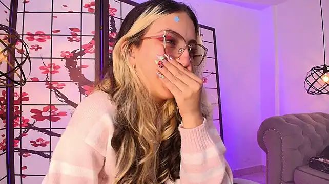 sweetlyundone's Live XXX Chat