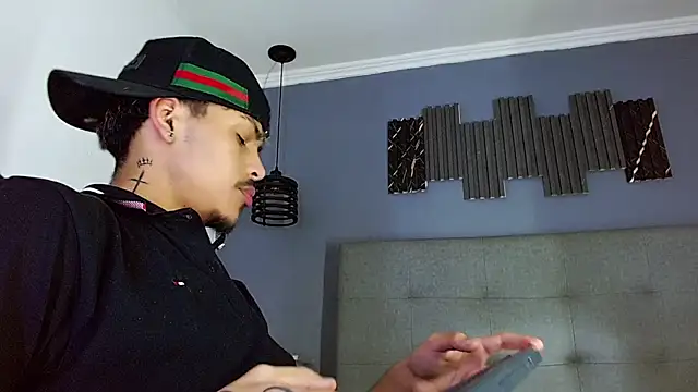 Angel_foxc13のライブXXXチャット