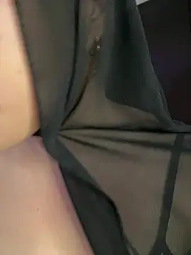XXX chat uživo modela Badra_Abaid