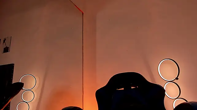 XXX chat uživo modela Alexxus_Smith