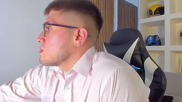 SebastianMaximoff_ Chat XXX in diretta