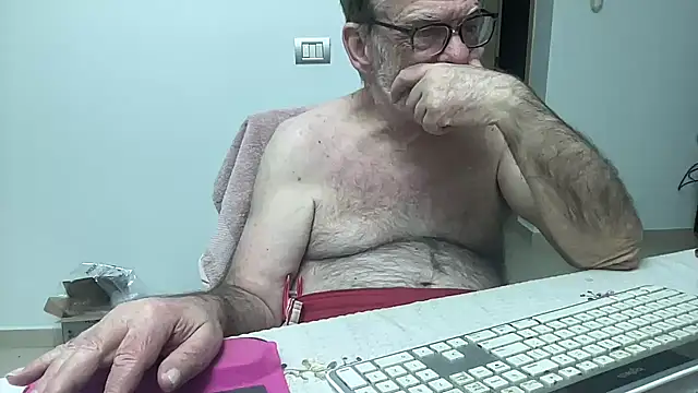 coach-karl's Live XXX Chat