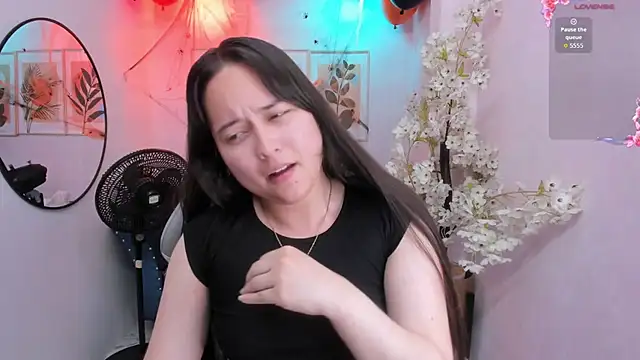 צ'אט XXX בשידור חי של Shady_bug
