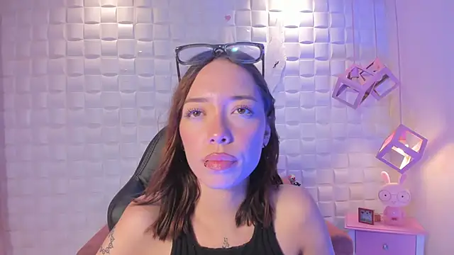 HarperrWest Chat XXX in diretta
