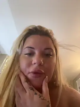 blonde_baddie Obrolan Langsung XXX