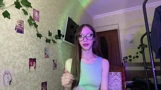 Chat +18 de KoriLevander ao vivo