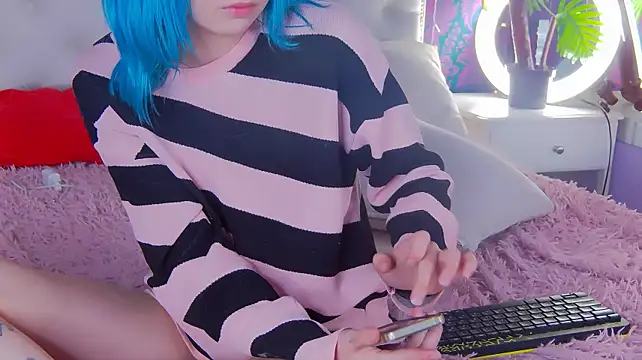 XXX chat uživo modela MellowMila