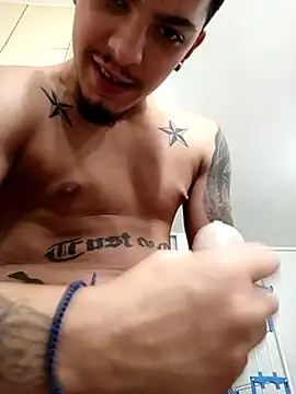 robertmrn112 Live XXX-Chat