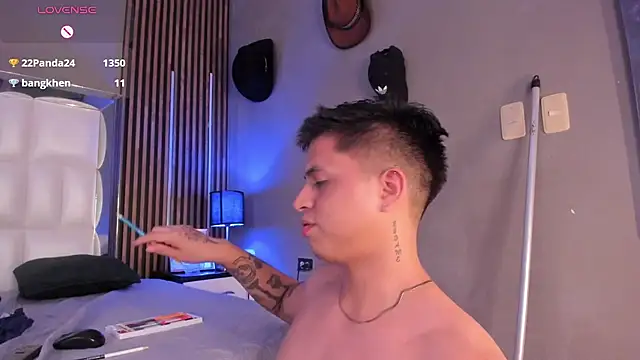 Niicky1_のライブXXXチャット