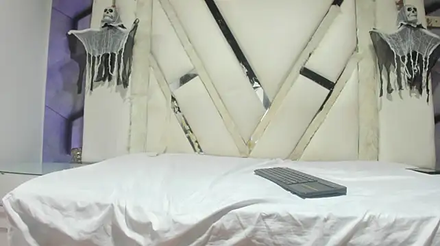 RousAndJhonas Chat XXX live
