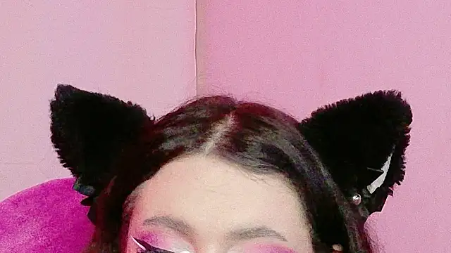 Chat +18 de Sachi_Meow ao vivo