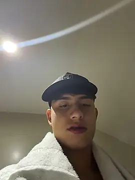 Lander_Cruz Live XXX-Chat
