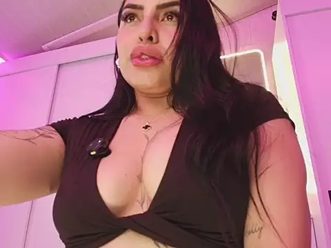 NaomiAmazing01 Adlı Modelin Canlı XXX Sohbeti