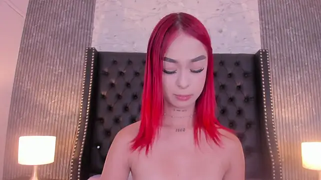 _bella_rossee_'s Live XXX Chat