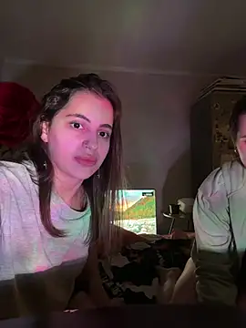 Chat +18 de RavenRubyy ao vivo