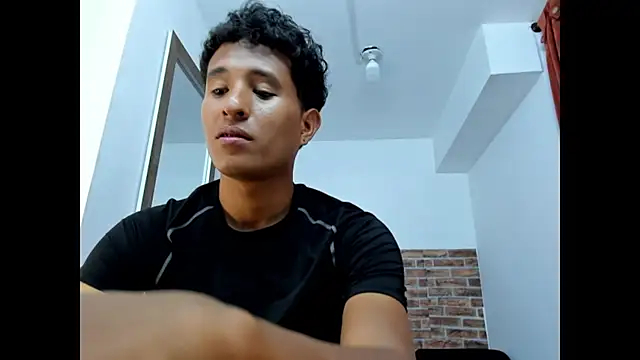 WIZARD-ALESSANDRO élő XXX-chatje