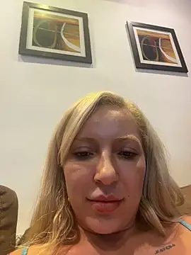Juuhschmitt's Live XXX Chat