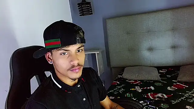 Chatroom XXX en direct de Angel_foxc13
