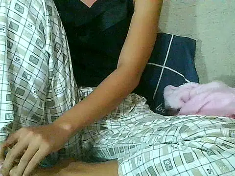 Chatroom XXX en direct de PinaySkinnyGirl
