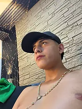 Lander_Cruz – Live XXX-chat