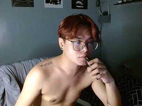 Chinoy4U 即時 XXX 聊天