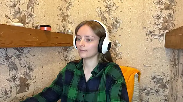 EmyMiu XXX чат на живо