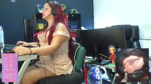 XXX chat uživo modela kyobiker