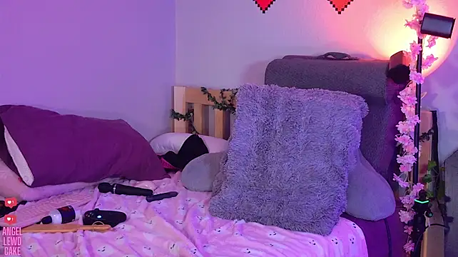Czat XXX na żywo – Angel-Lewd-Cake