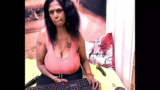 Czat XXX na żywo – IndianVanya4u2u