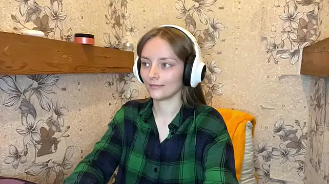 Chat +18 de EmyMiu ao vivo