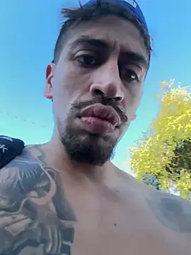 SstraightattedlilDCumz Show in webcam