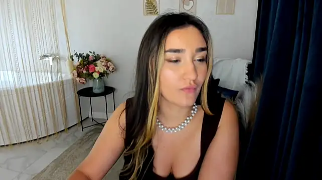 GoldenHeart_1's Live XXX Chat