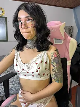 צ'אט XXX בשידור חי של Lunai_gh