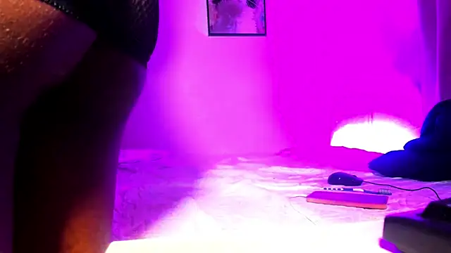 Czat XXX na żywo – Daya-hornyxx