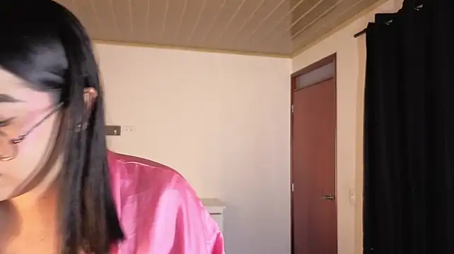 Czat XXX na żywo – Renaxi_Smith